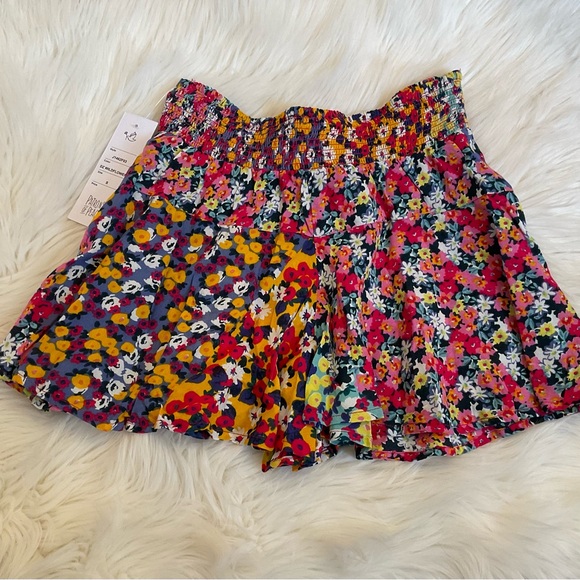 Patrons of Peace Wildflower Shorts - NWT - Size Small - Picture 9 of 11